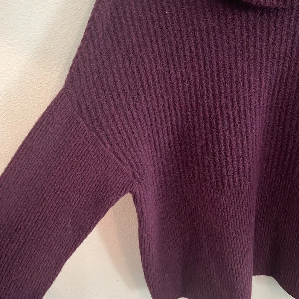 Tommy Bahama Cowl Neck Knit Alpaca Sweater Size Medium